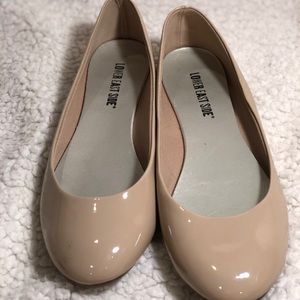 Nude ballet flats